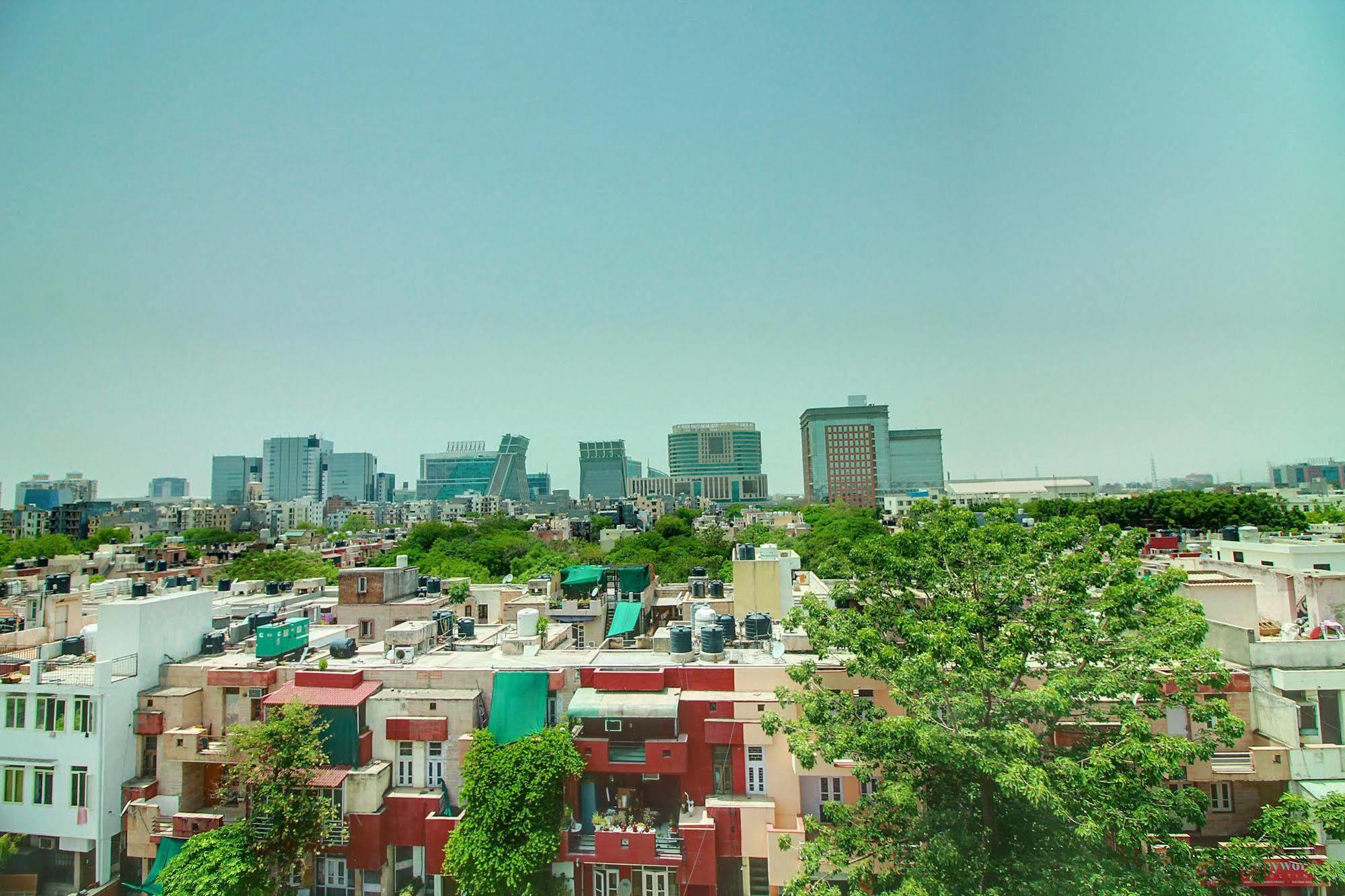 Staayz Premium Gurgaon Hotel Ngoại thất bức ảnh