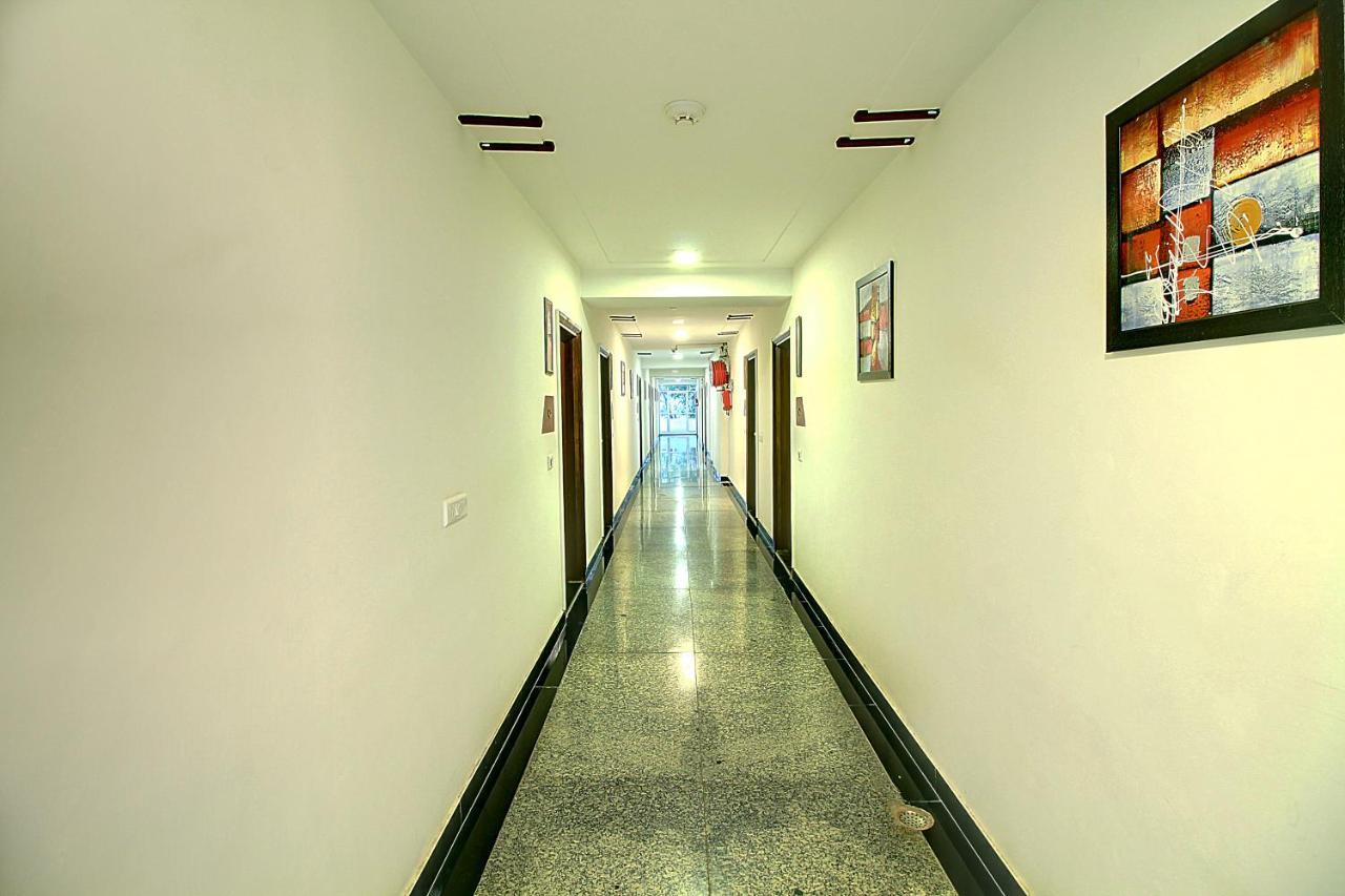Staayz Premium Gurgaon Hotel Ngoại thất bức ảnh