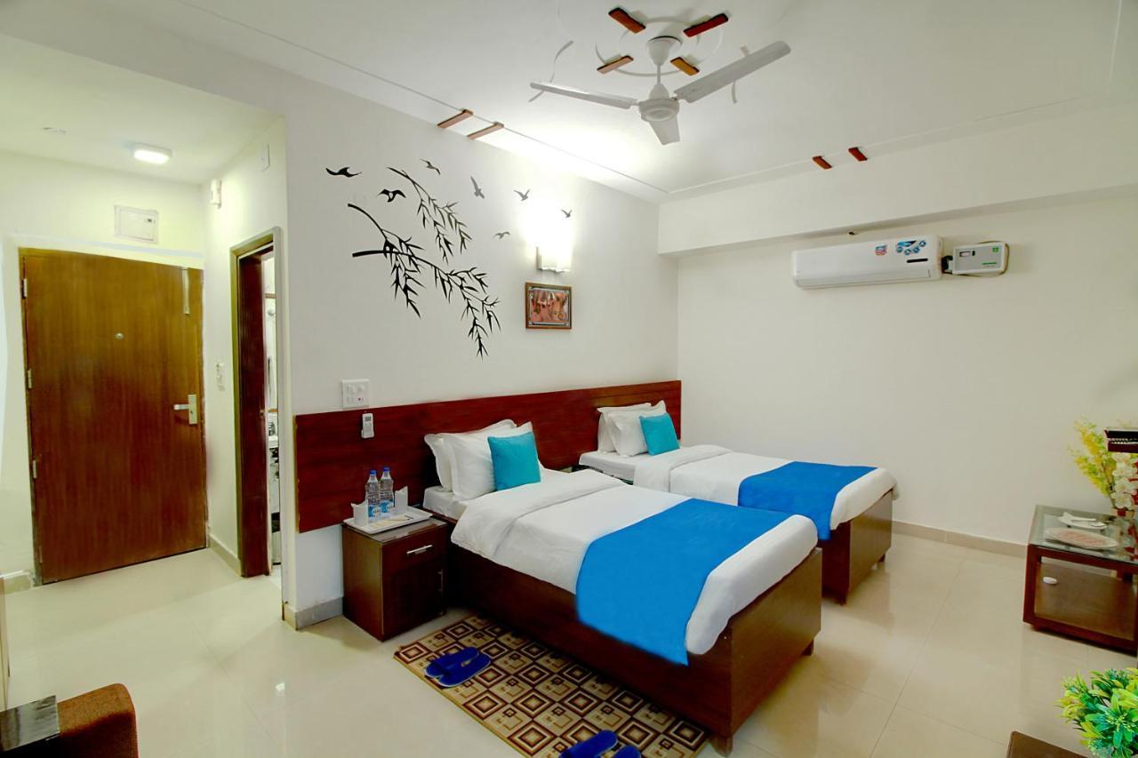 Staayz Premium Gurgaon Hotel Ngoại thất bức ảnh