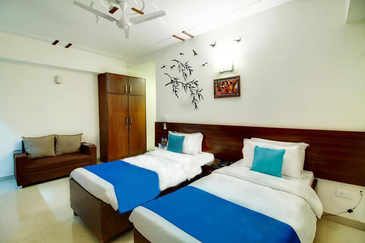 Staayz Premium Gurgaon Hotel Ngoại thất bức ảnh