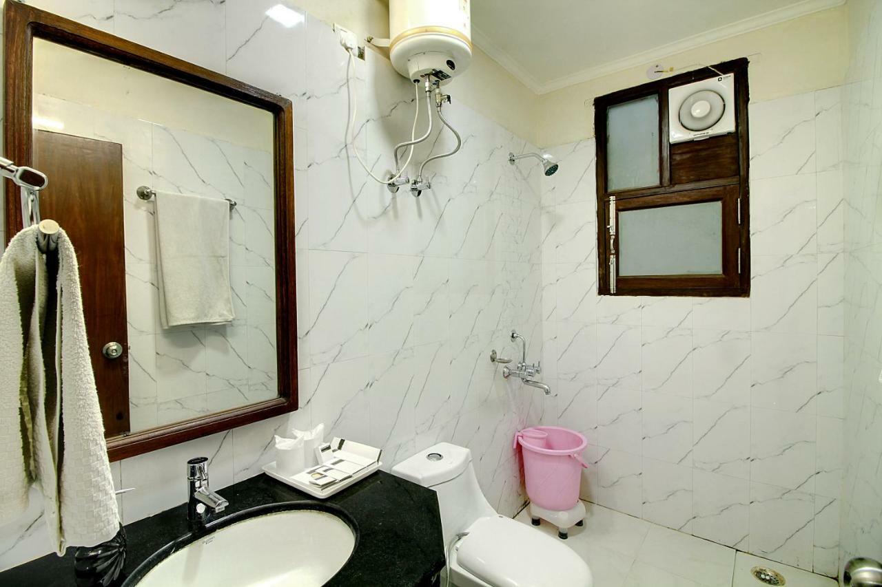 Staayz Premium Gurgaon Hotel Ngoại thất bức ảnh